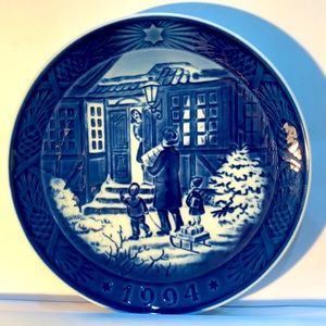Royal Copenhagen Christmas Plate - 1994.